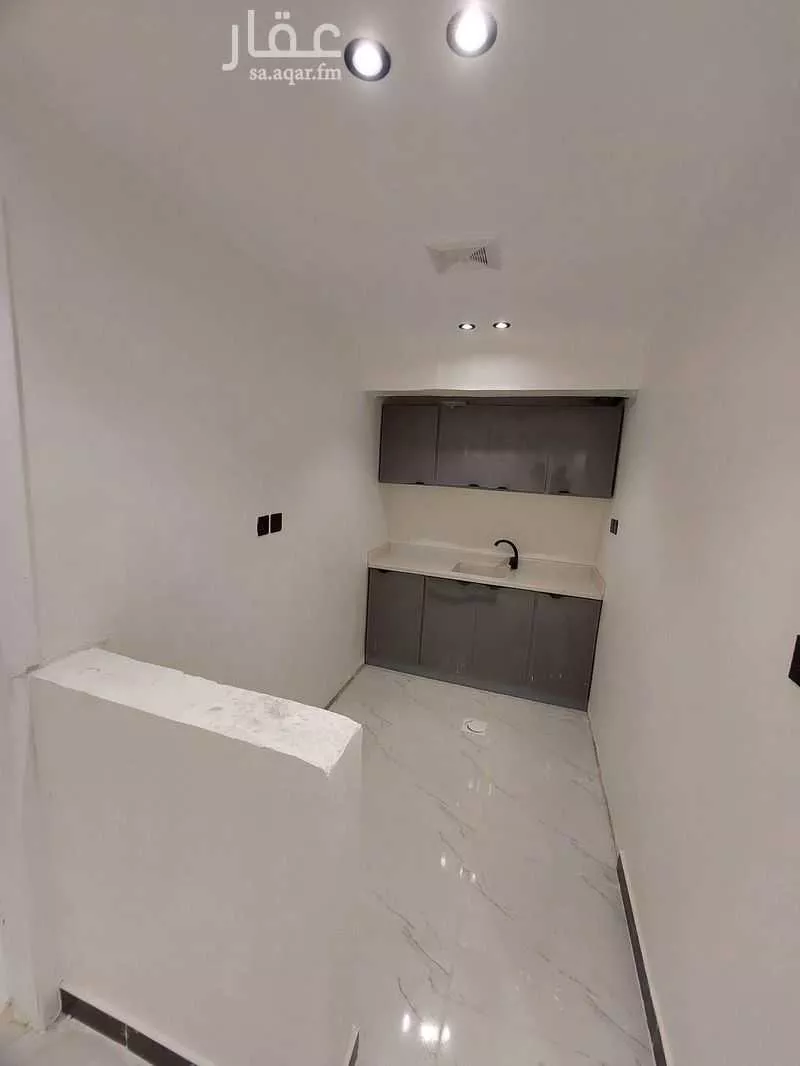 1 bedroom apartment in Al Wizarat 14