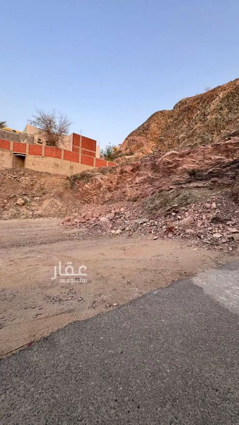 أرض 2499 م² في النزهة 5