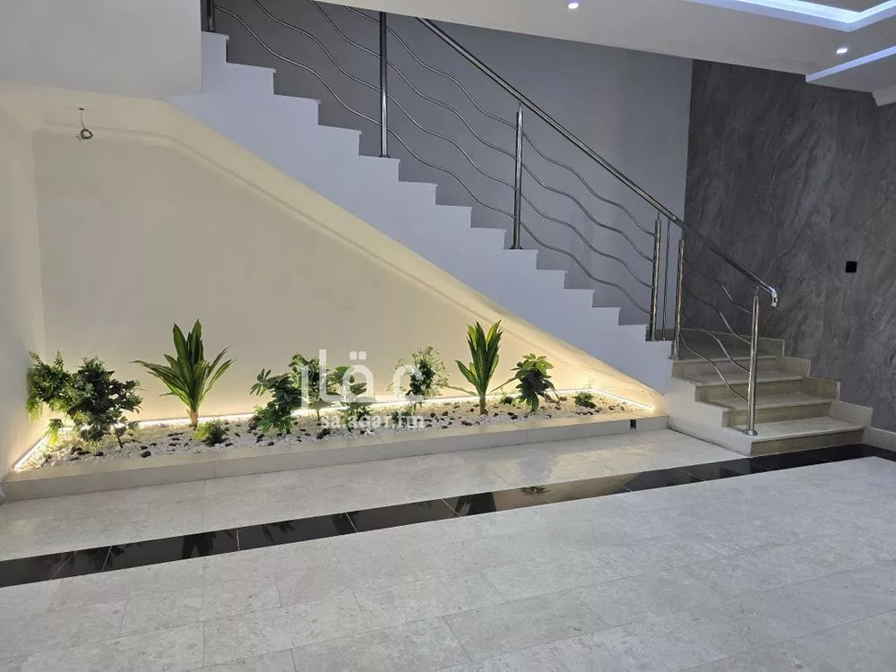 5 bedroom apartment in Al Nuzhah 5