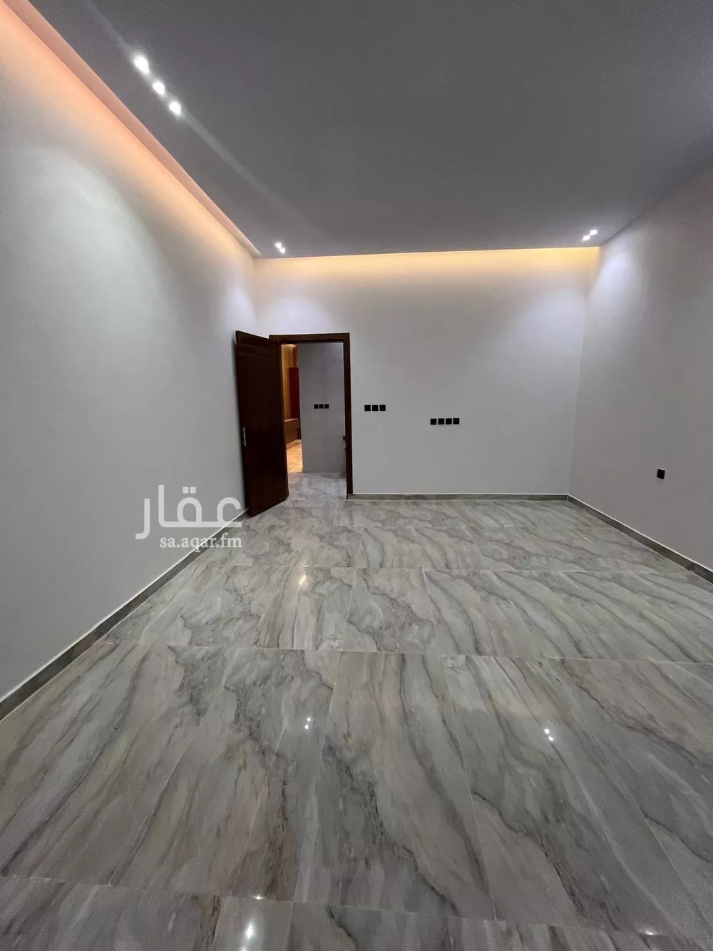 5 bedroom floor in Al Janadriyah 17