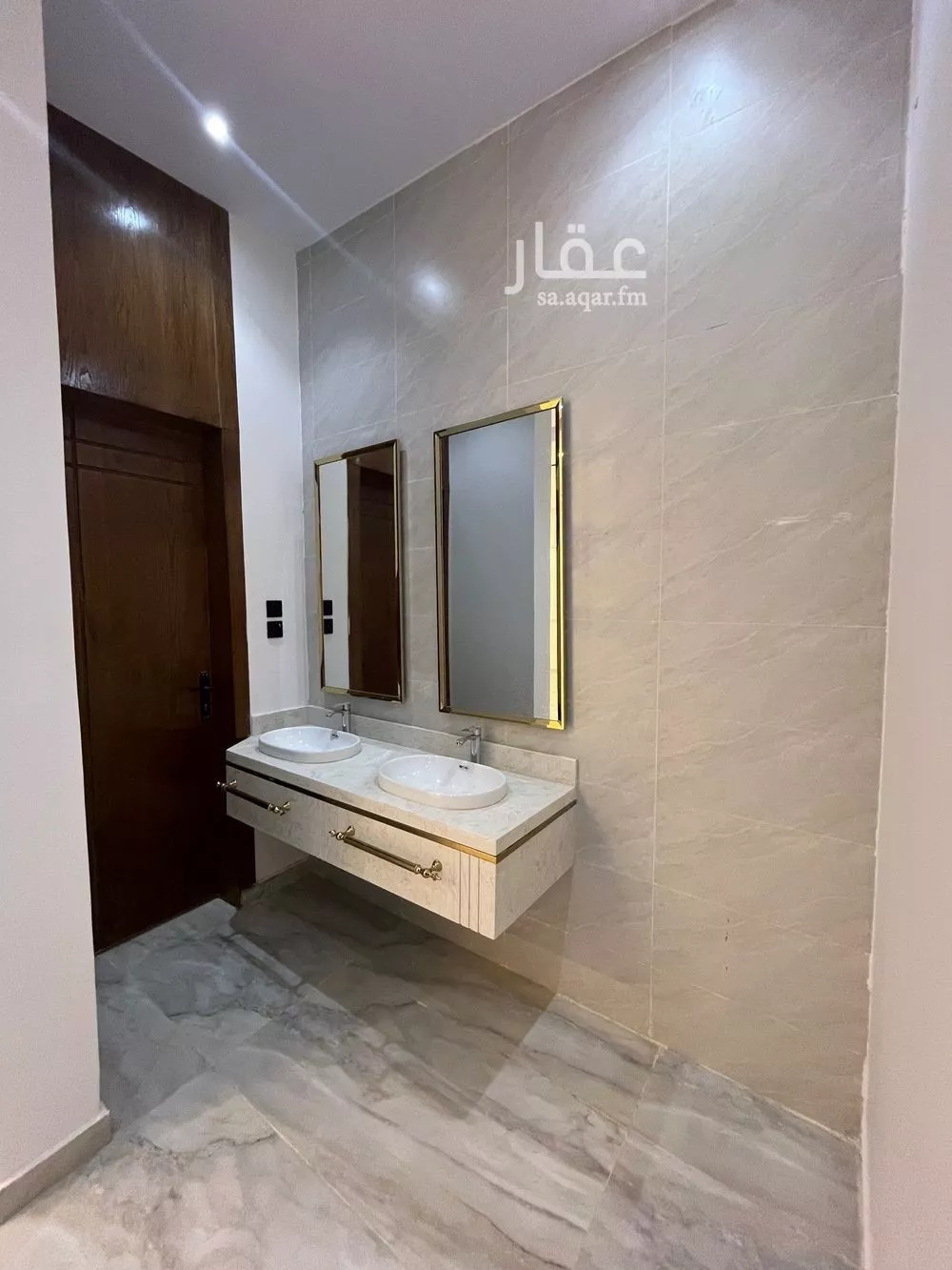 5 bedroom floor in Al Janadriyah 27