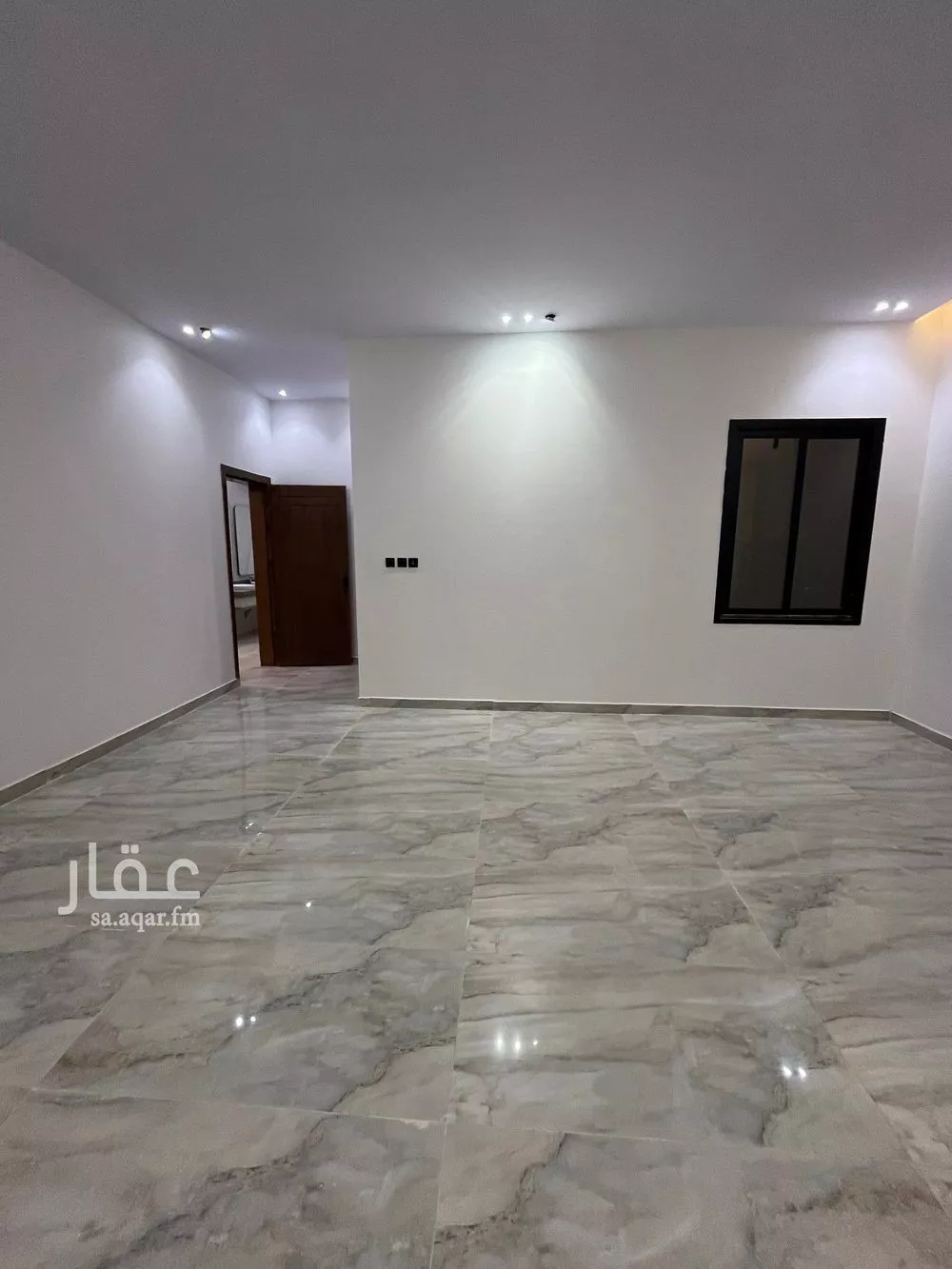 5 bedroom floor in Al Janadriyah 9