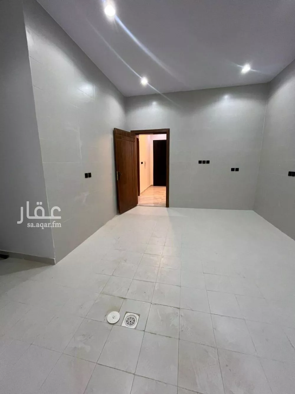 5 bedroom floor in Al Janadriyah 17