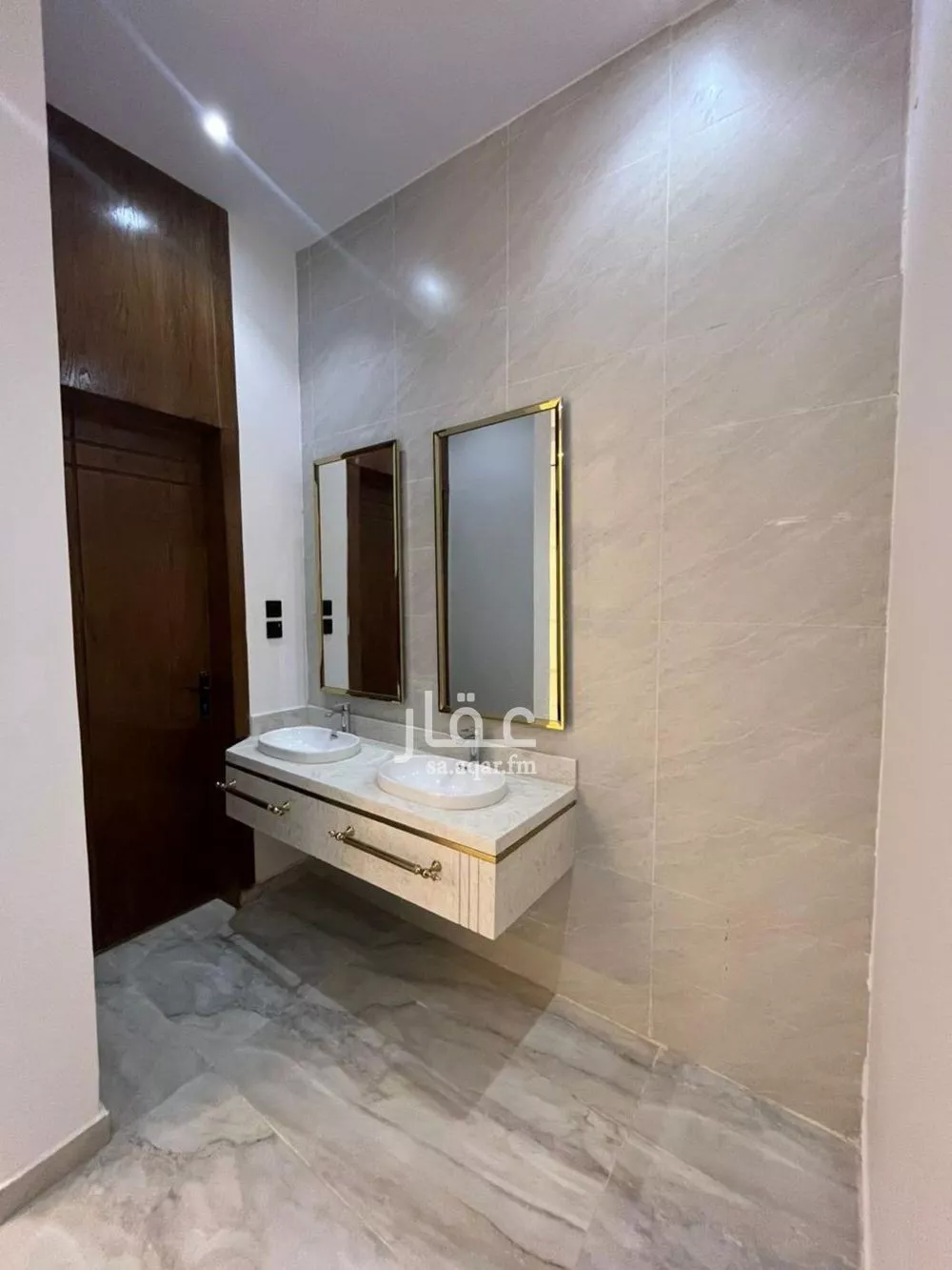 5 bedroom floor in Al Janadriyah 20