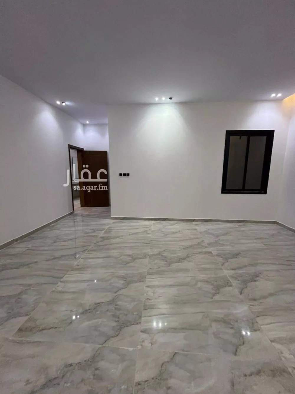 5 bedroom floor in Al Janadriyah 4