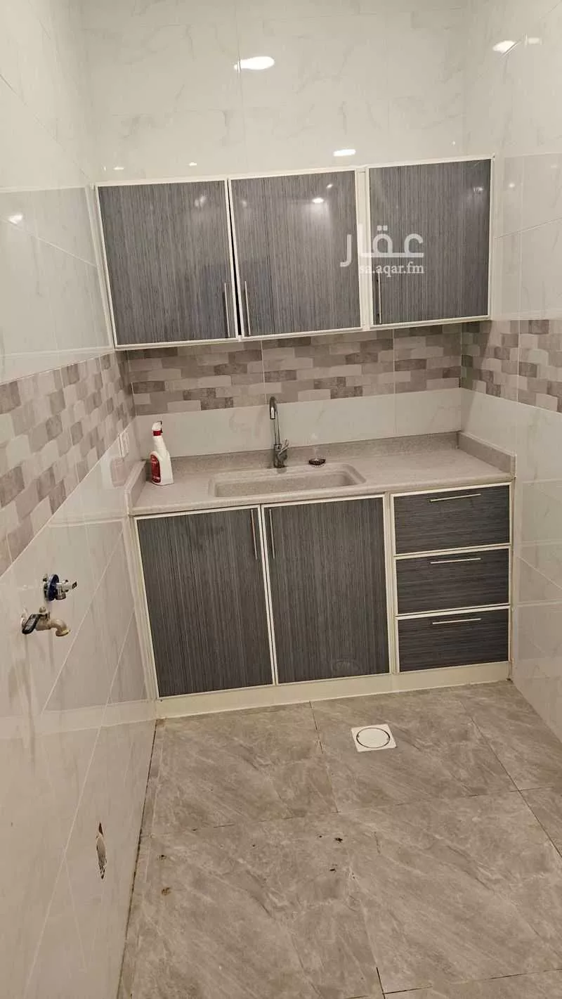 2 bedroom apartment in Al Qashlah, Eastern Province 6