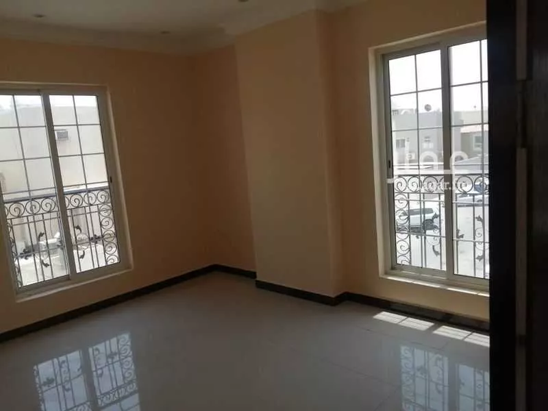 4 bedroom apartment in Dana Al Shamaliah 10