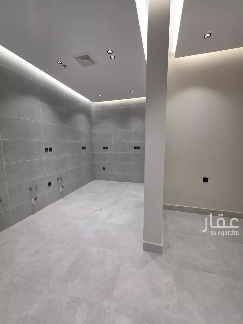 4 bedroom apartment in Al Rawdah 8