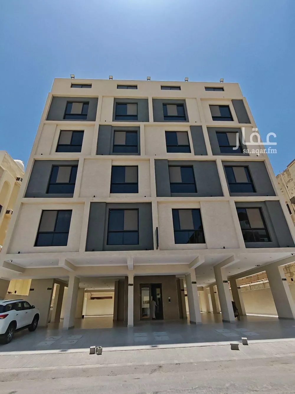 4 bedroom apartment in Al Safa 5