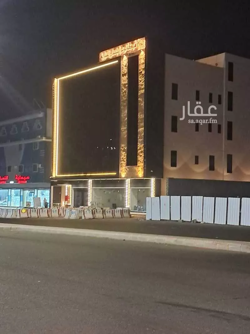 عمارة 782 م² في طيبة 10