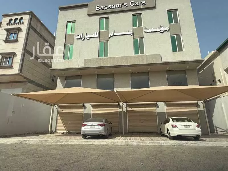 محل 880 م² في القادسية 4