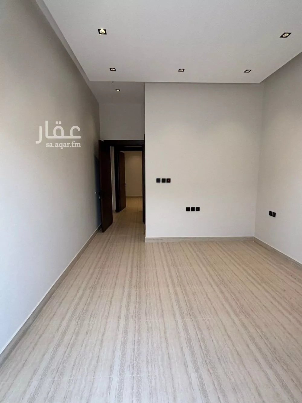 دور 3 غرف في العارض 10