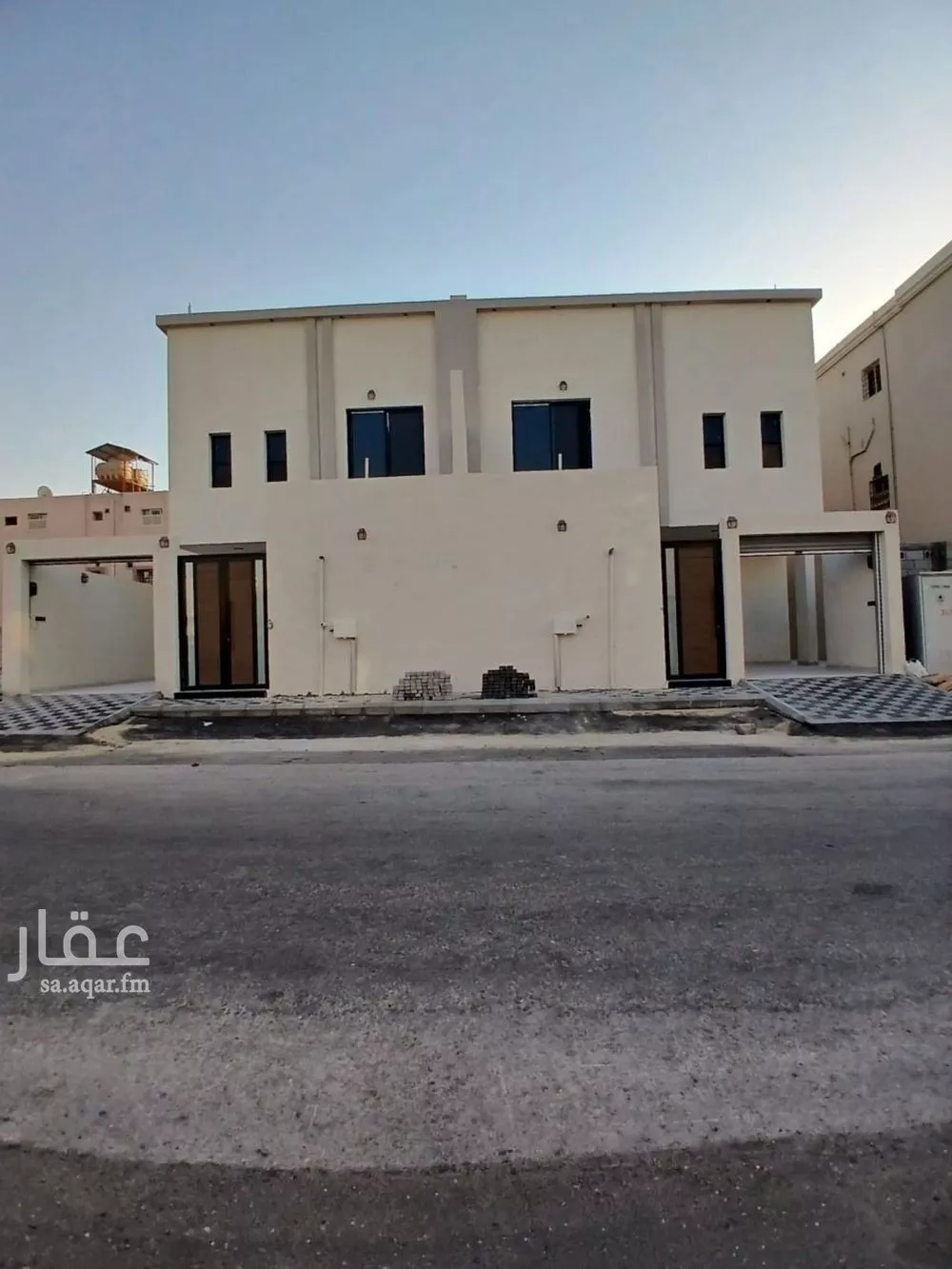فيلا 8 غرف في طيبة 3