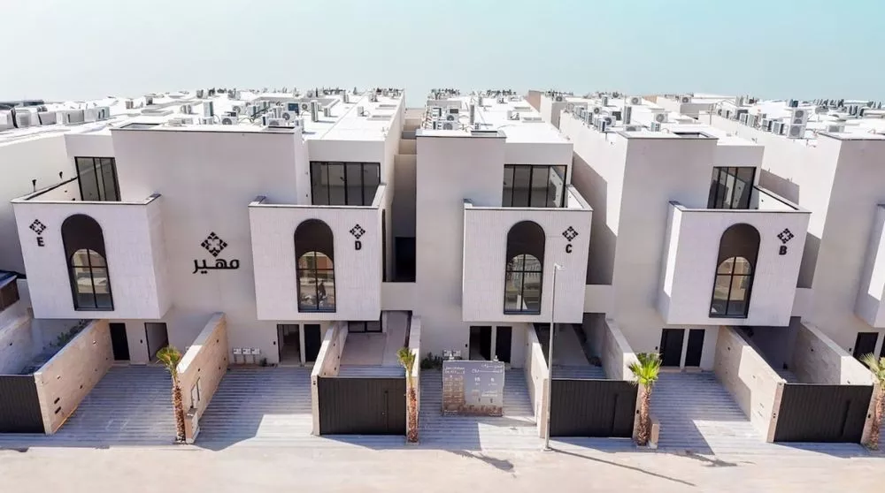 4 bedroom floor in Al Mughrizat 5