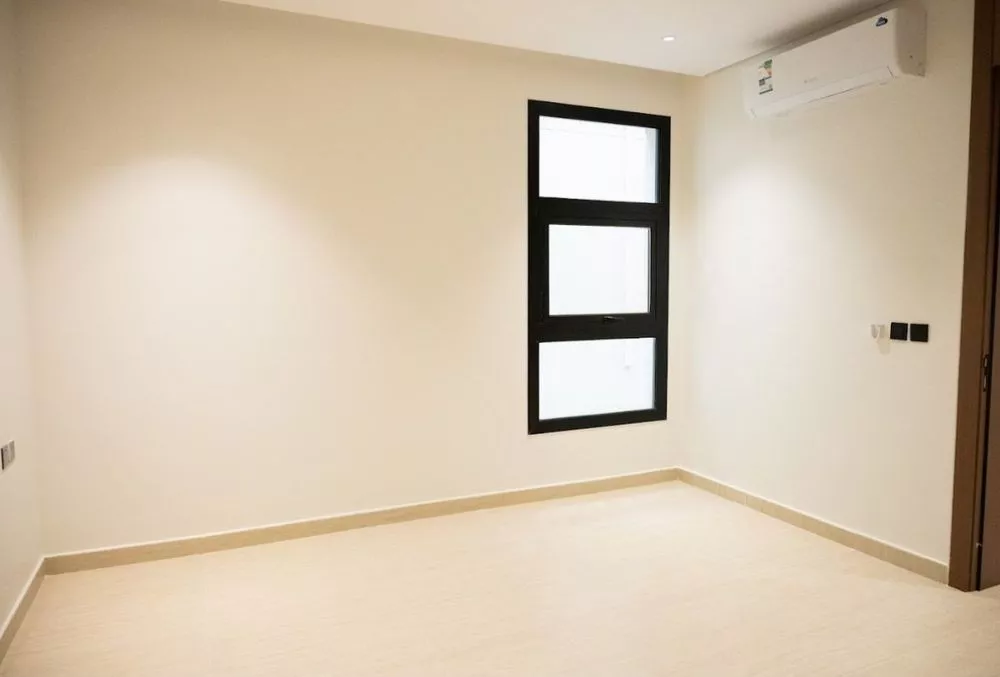 3 bedroom floor in Al Hamra 2