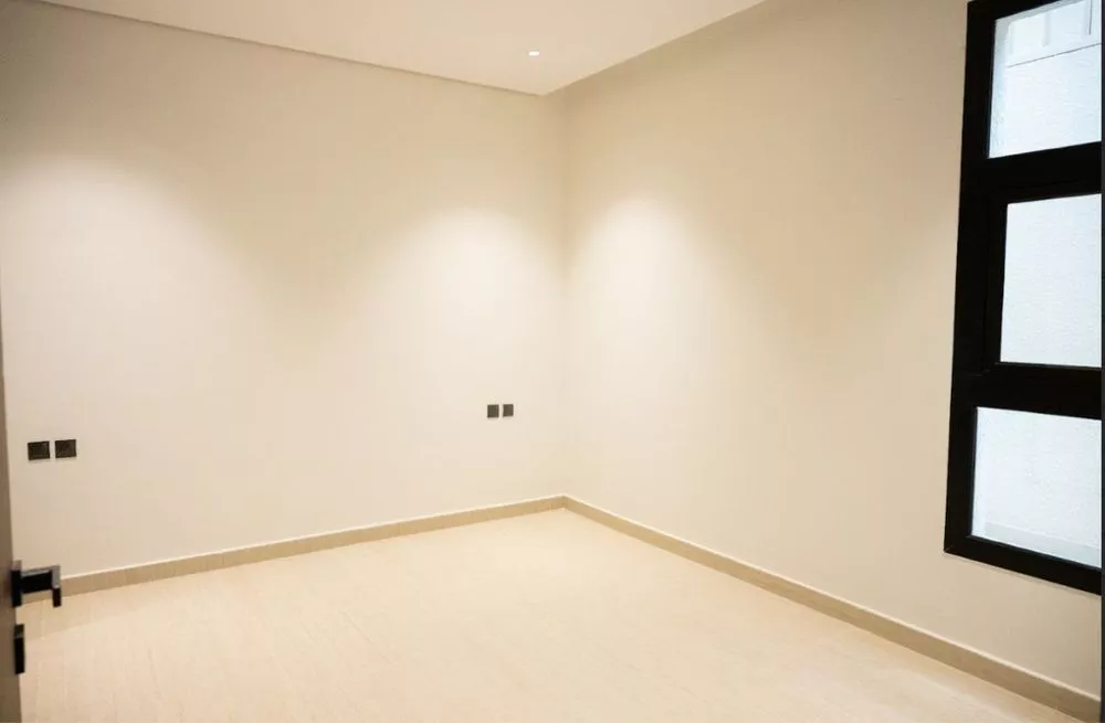 3 bedroom floor in Al Hamra 5