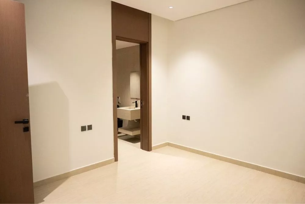 3 bedroom floor in Al Hamra 7