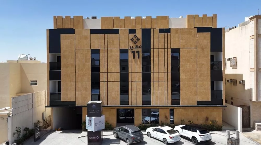 3 bedroom floor in Al Hamra 8