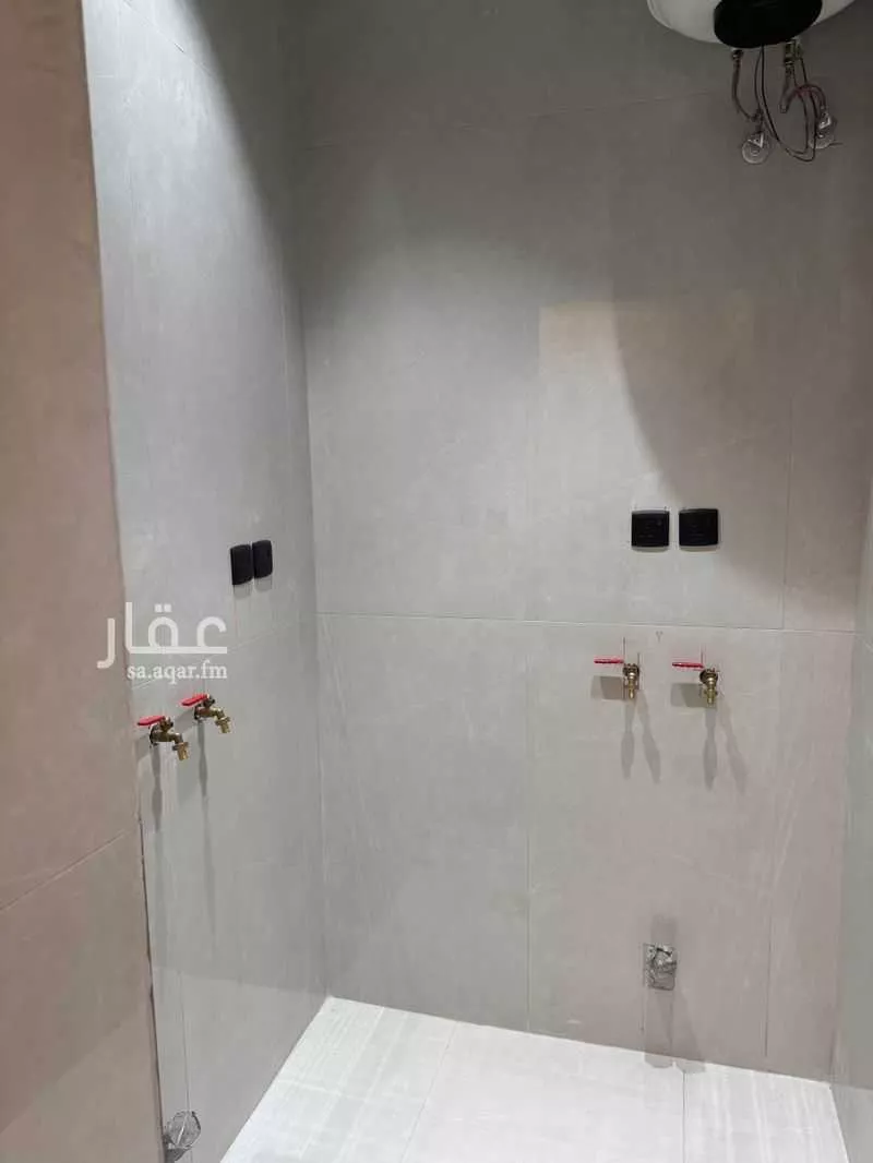 5 bedroom apartment in Al Difa 2