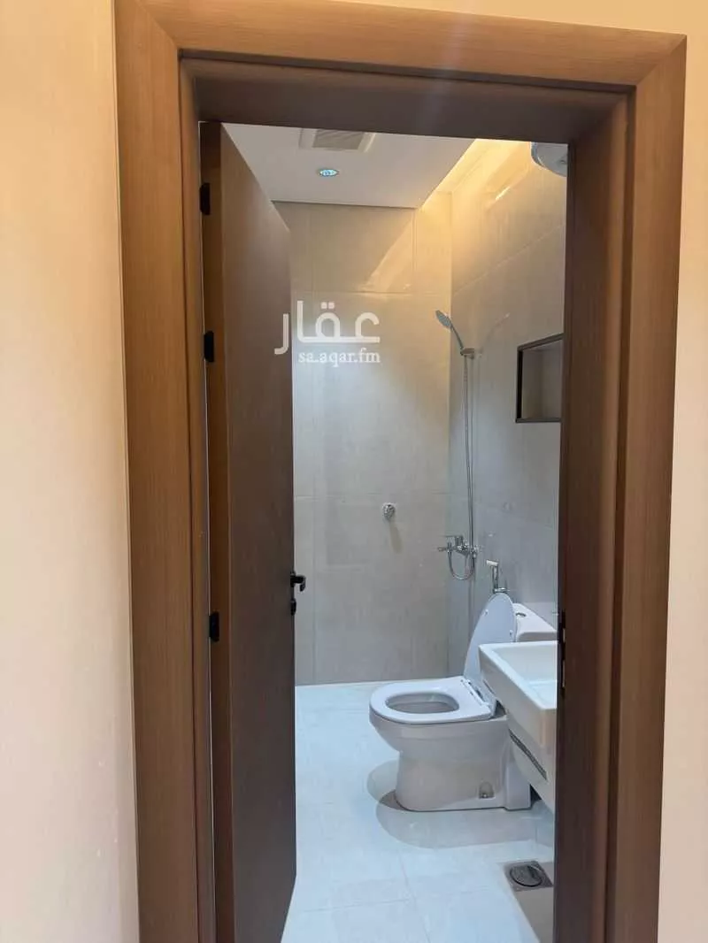 5 bedroom apartment in Al Difa 11
