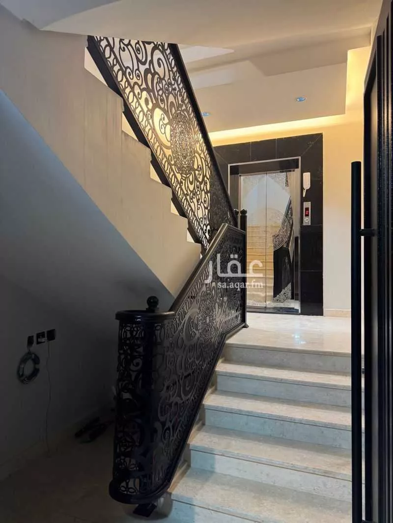 5 bedroom apartment in Al Difa 8