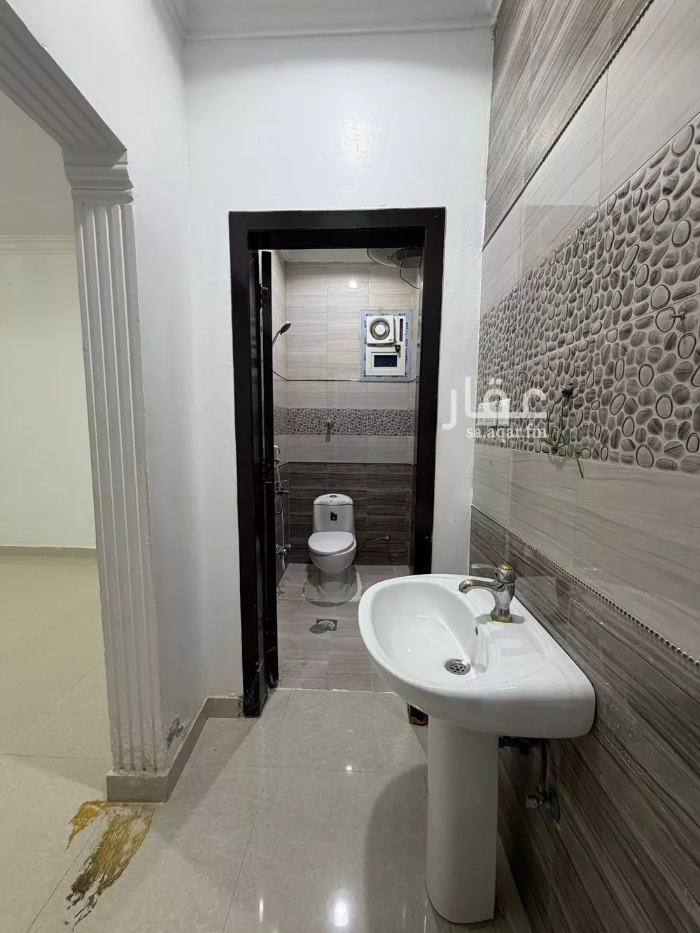 3 bedroom floor in Dhahrat Laban 7