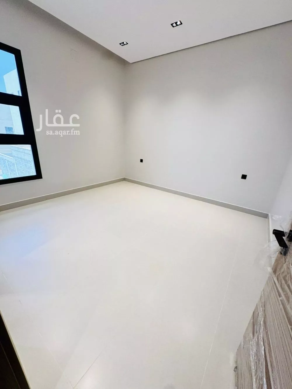 5 bedroom villa in Al Maizilah 4