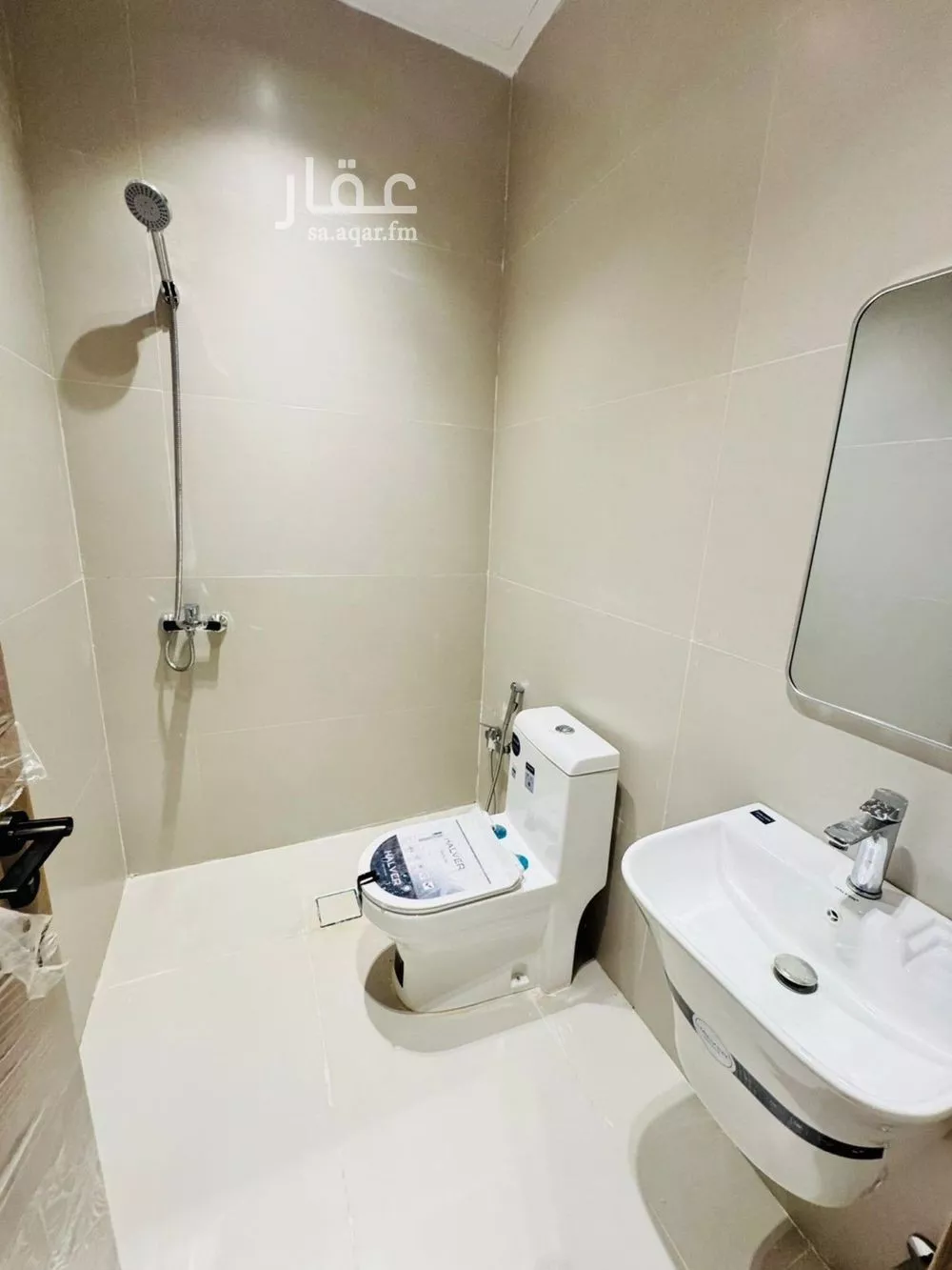 5 bedroom villa in Al Maizilah 6