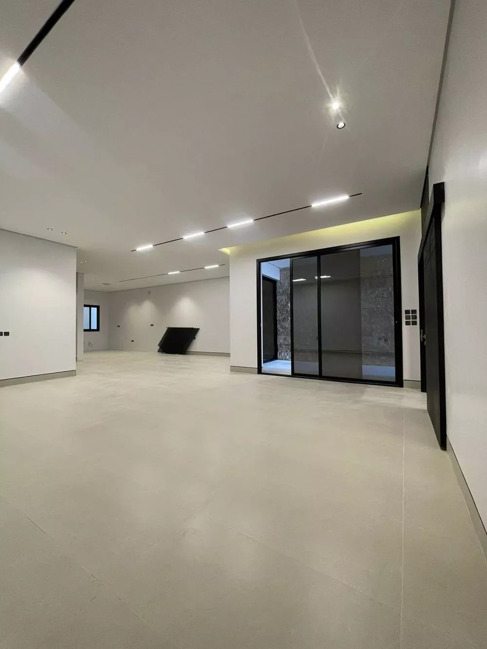 5 bedroom villa in Al Munsiyah 5