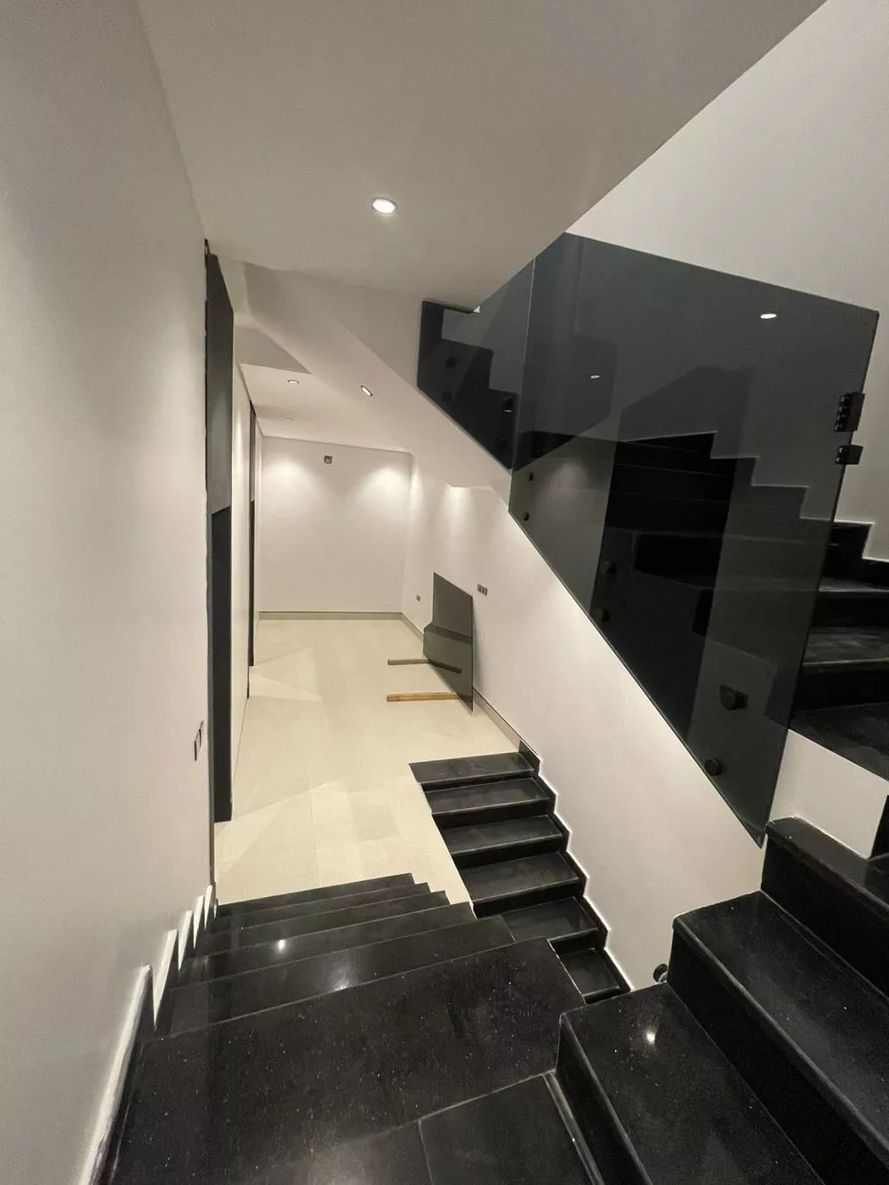 5 bedroom villa in Al Munsiyah 7