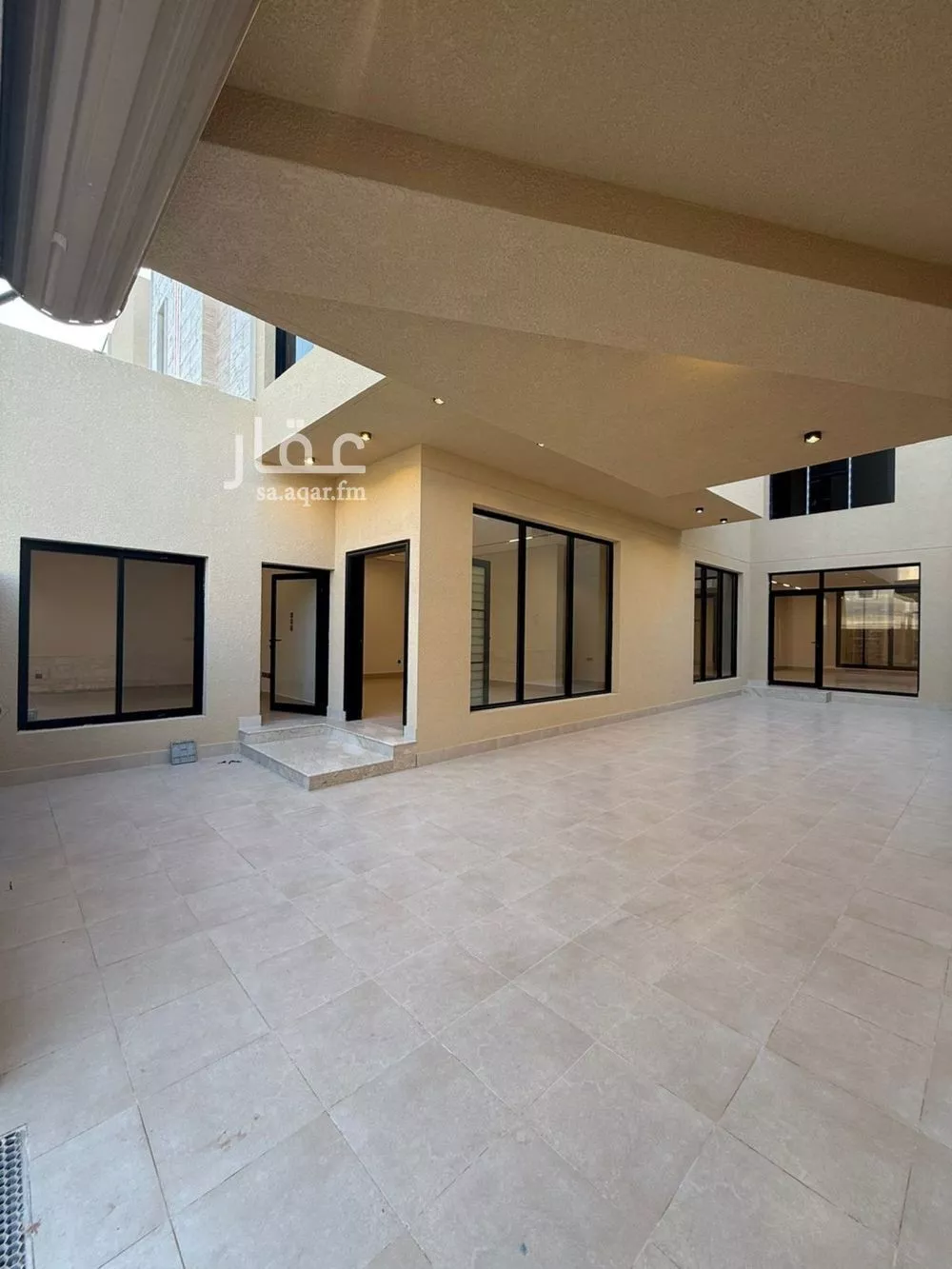 4 bedroom villa in Al Mahdiyyah 2