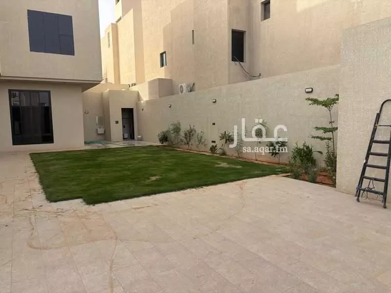 5 bedroom villa in Al Qairawan 14
