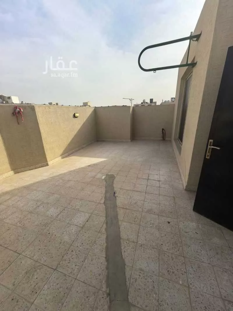 4 bedroom floor in Al Aridh 9