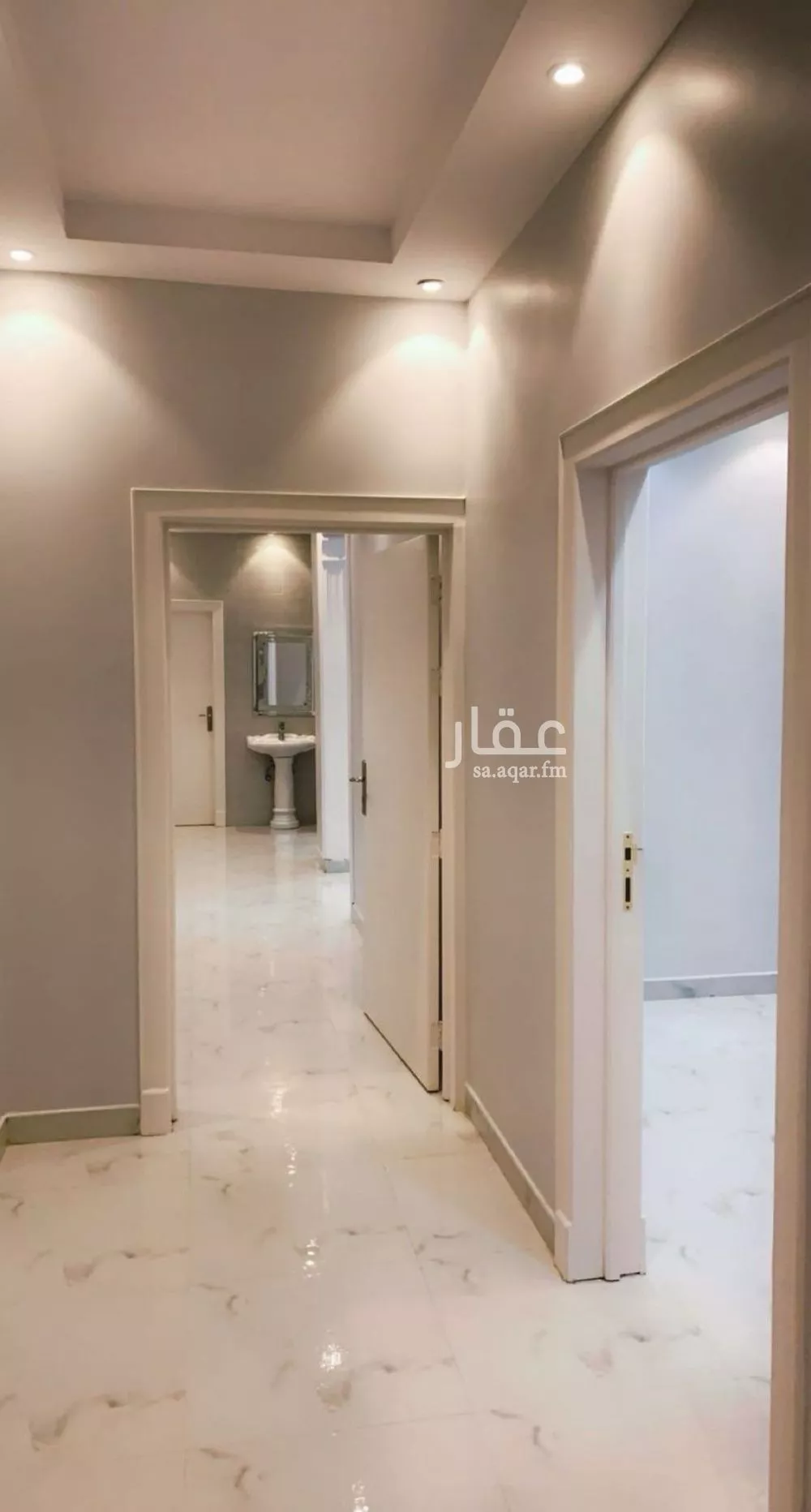 4 bedroom floor in Dhahrat Laban 6