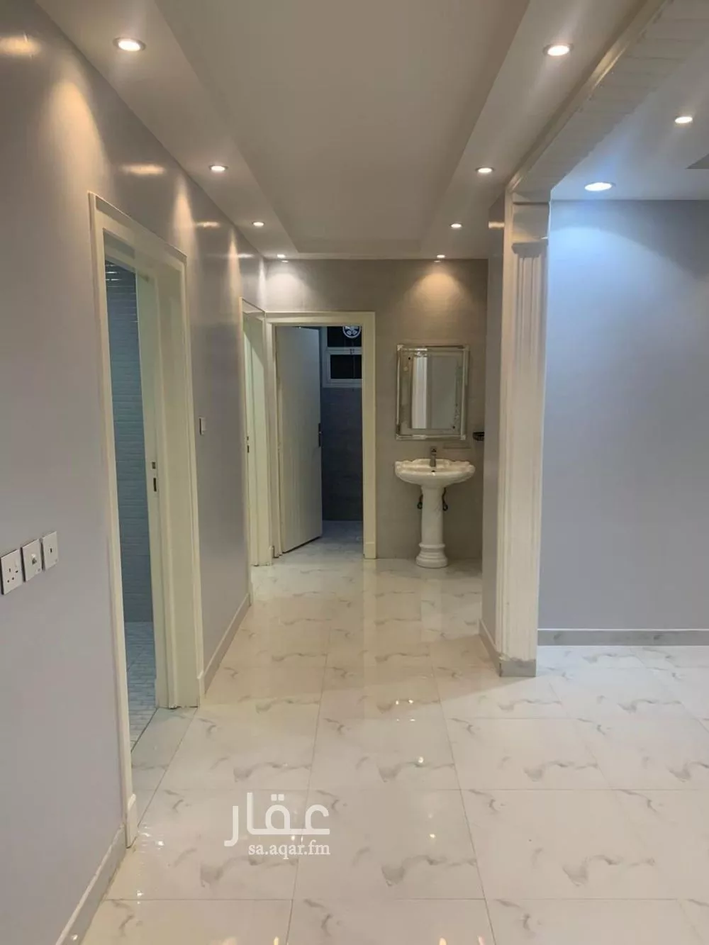 4 bedroom floor in Dhahrat Laban 8