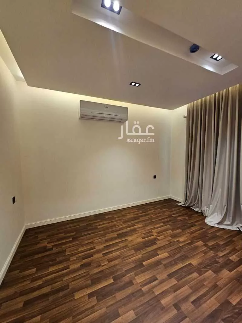4 bedroom villa in Al Aridh 9