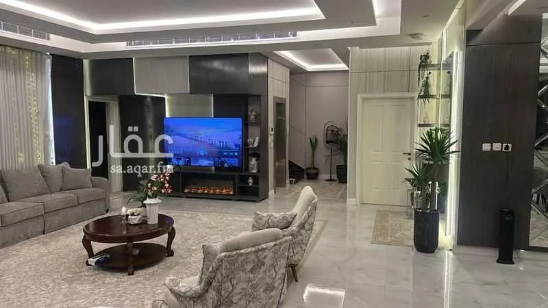 10 bedroom villa in Al Aziziyah 9