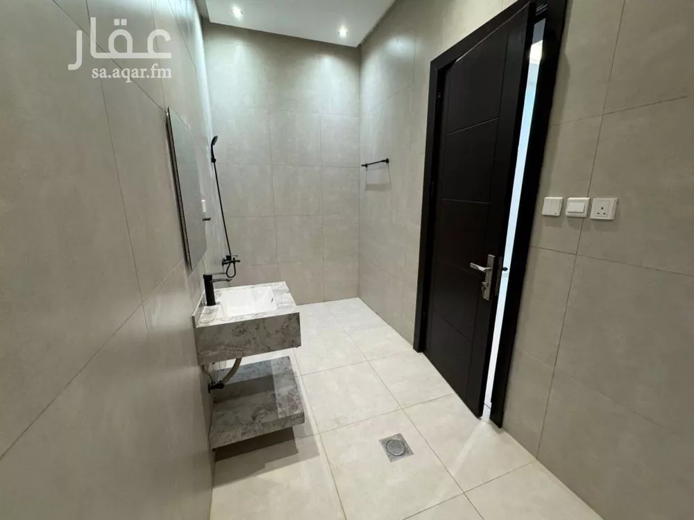 3 bedroom apartment in Al Aridh 4
