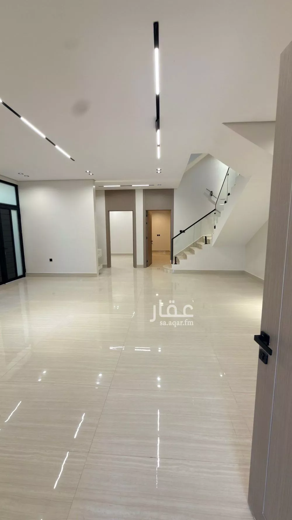 6 bedroom villa in Dahiat King Fahd 14