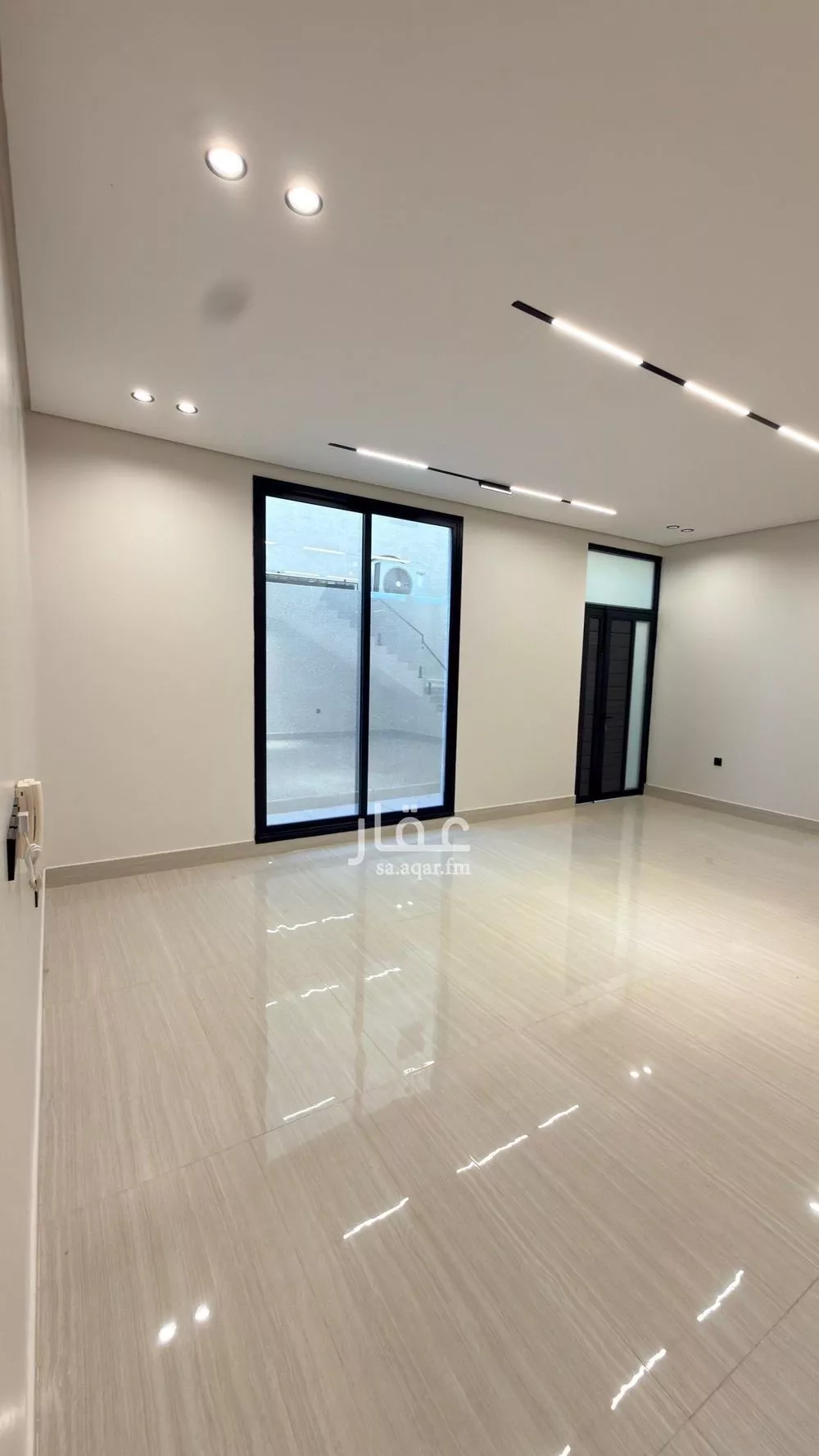 6 bedroom villa in Dahiat King Fahd 10