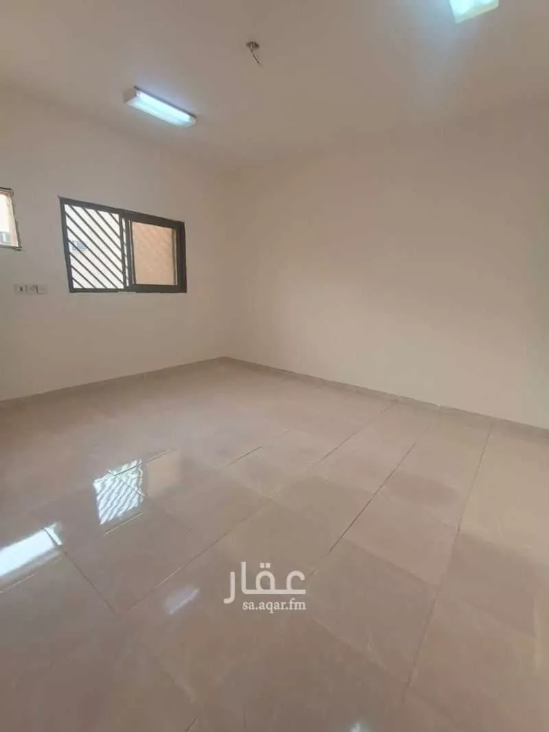 عمارة 812 م² في الوادي 4