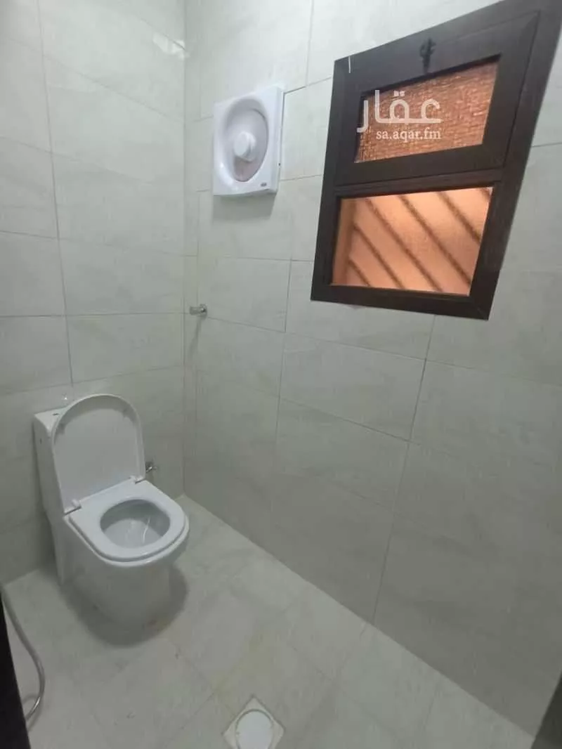 عمارة 812 م² في الوادي 7