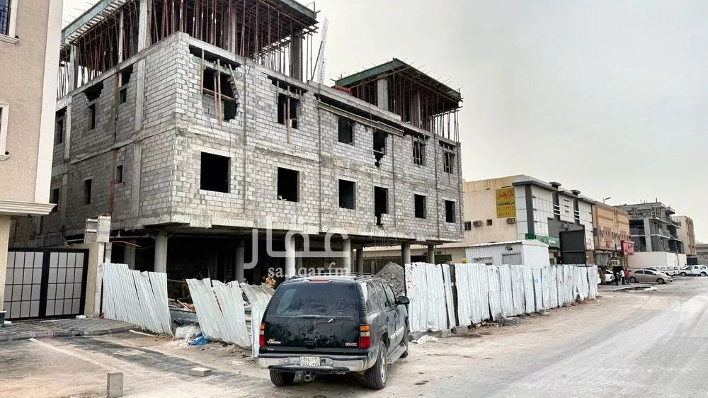 900 sqm building in As Saadah 5