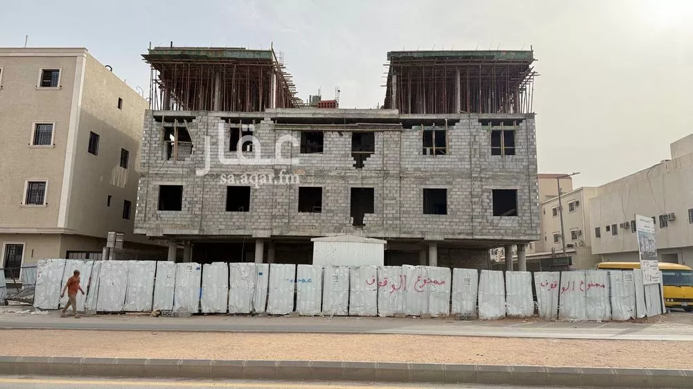 900 sqm building in As Saadah 6