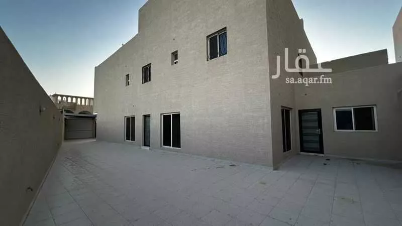 7 bedroom villa in East Beach 20