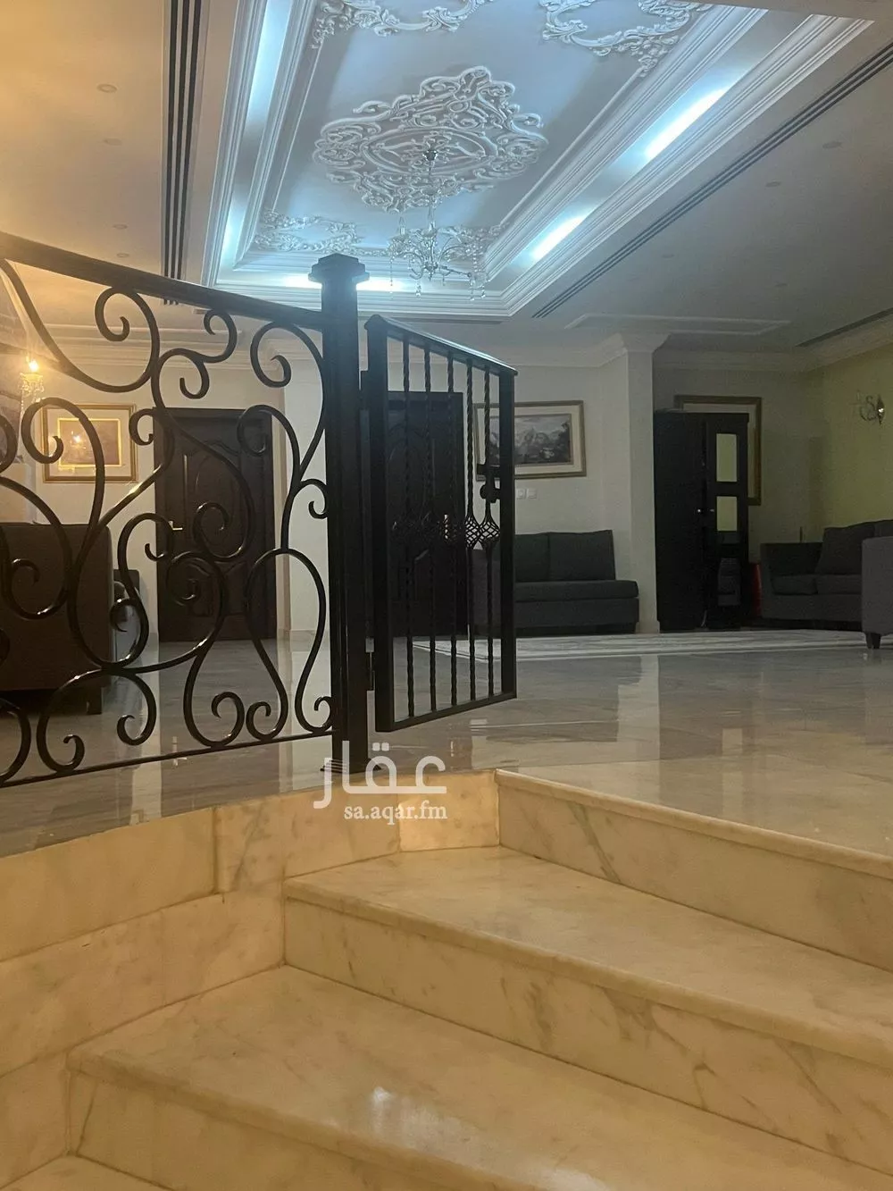 10 bedroom villa in Al Aziziyah 11