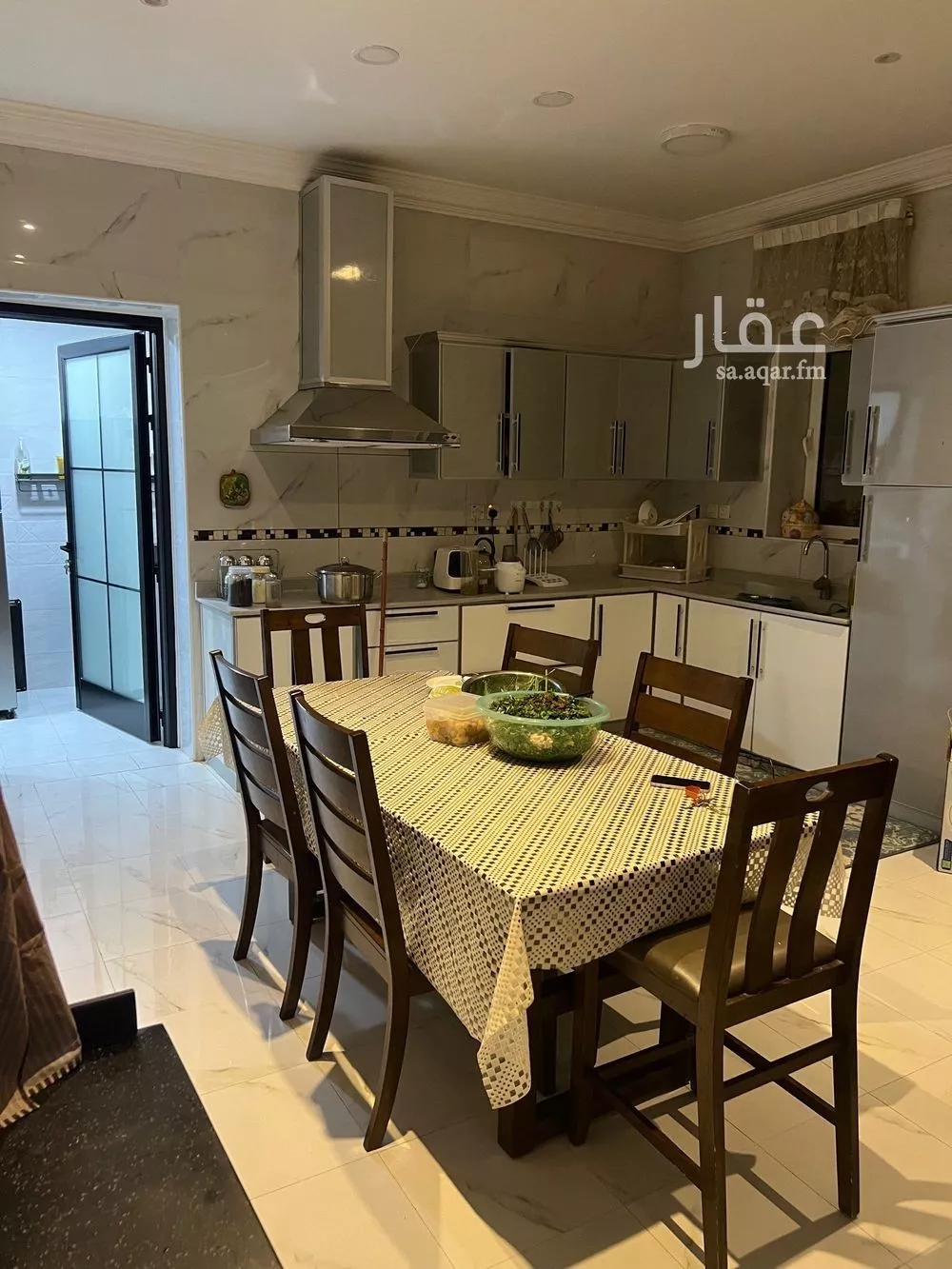 10 bedroom villa in Al Aziziyah 12