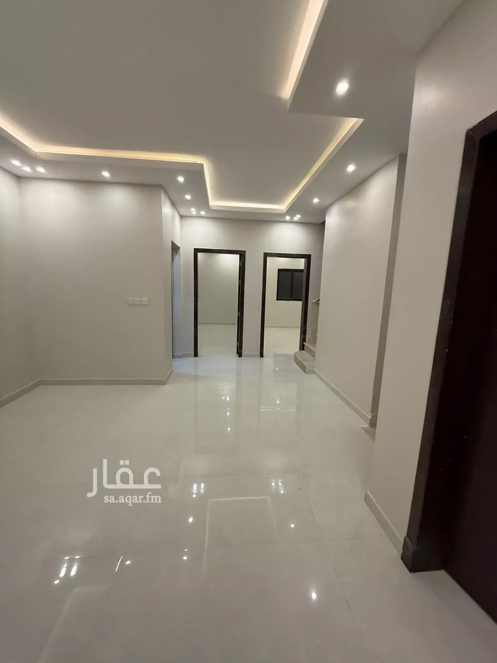 فيلا 8 غرف في الأمل 9