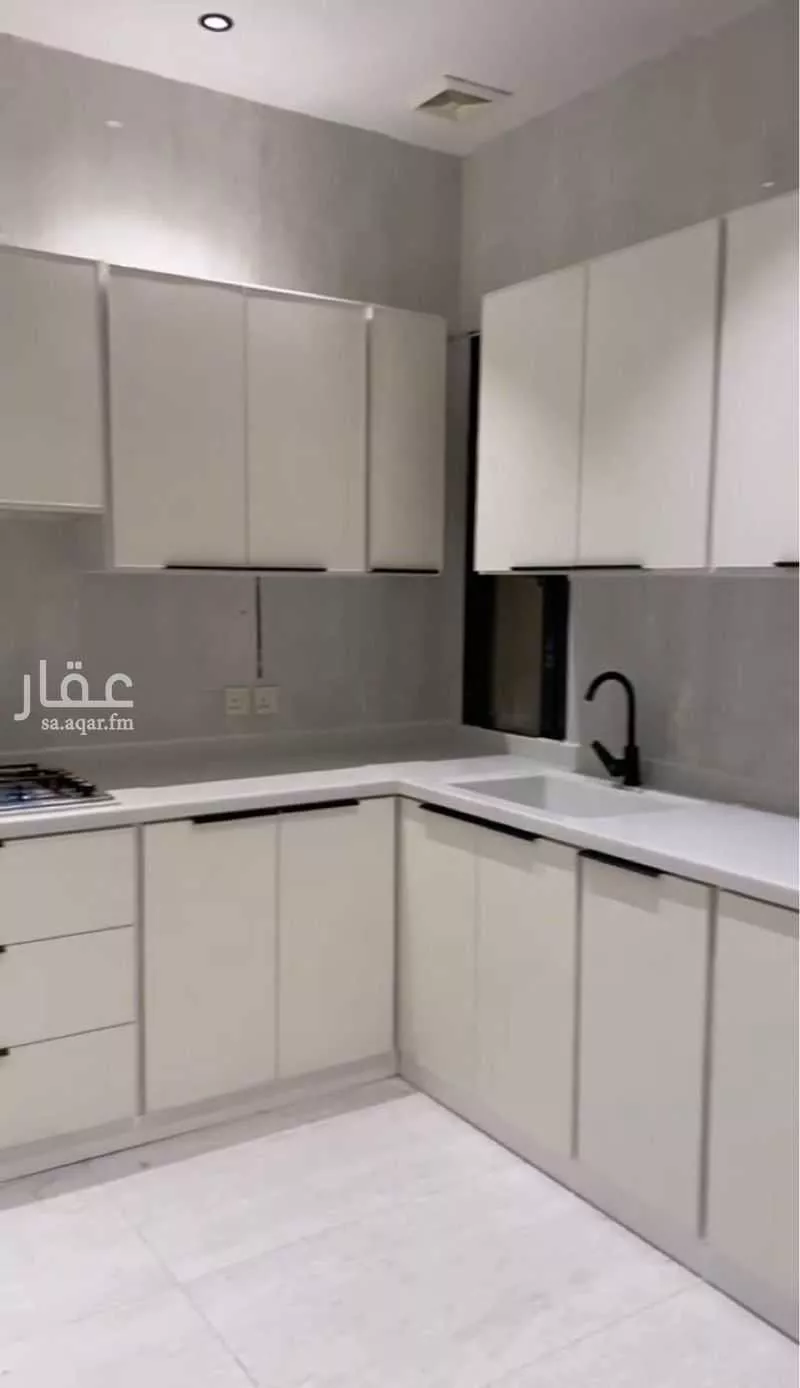 شقة 5 غرف في الحمرا 3