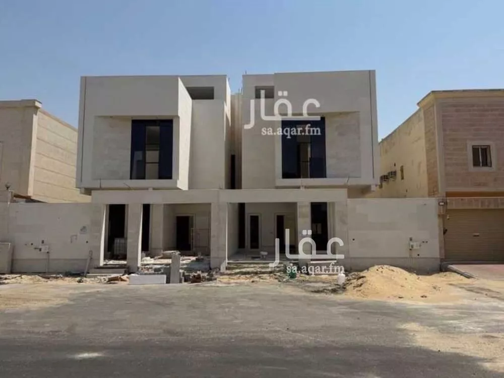 4 bedroom villa in Dahiat King Fahd 3